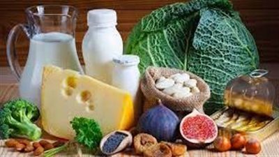 كيف يعد الكالسيوم معدنًا غذائيًا يحتاجه الجسم لبناء عظام وأسنان قوية؟