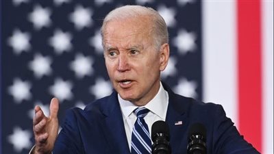 بايدن: الولايات المتحدة سترسل مزيدًا من المدفعية إلى أوكرانيا