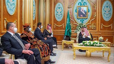 العاهل السعودي يستقبل رؤساء المجموعات الدبلوماسية بالمملكة