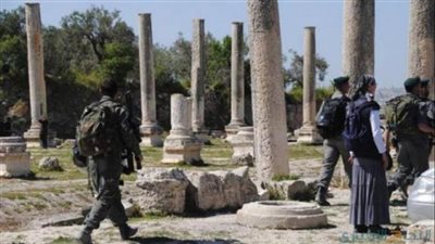 مسؤول فلسطيني يكشف اقتحام عشرات المستوطنين موقع 