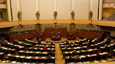 فنلندا.. البرلمان يبدأ مناقشة مقترح الانضمام إلى الناتو