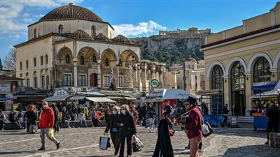 اعتبارًا من مايو.. اليونان تعلن رفع جميع قيود السفر