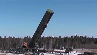 وكالة: روسيا ستحصل على صواريخ سارمات الباليستية الجديدة العابرة للقارات فور اكتمال تجربتها