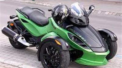 شركة BRP تطلق دراجتها Can-Am Spyder ثلاثية العجلات الجديدة