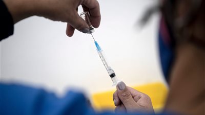 دولة الإمارات تقدم 6555 جرعة من لقاح كورونا