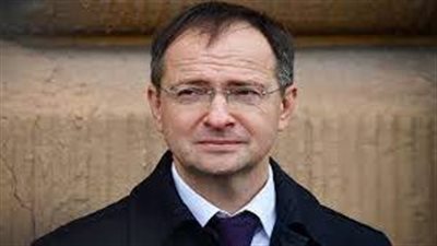 ممثلين من روسيا وأكرانيا يجرون مفاوضات مطولة عبر الهاتف