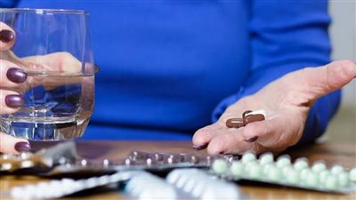 احذر.. مشروبات شائعة لا ينبغي على الإطلاق أن تحل محل الماء في تناول الأدوية