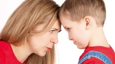 كيف تتعامل مع سلوك الطفل العدواني؟