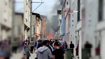 تركيا.. تحطم طائرة في شارع بمدينة بورصة 