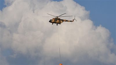 رغم نجاه الركاب.. تحطم مروحية 