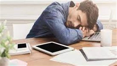 دراسة جديدة تكشف عن ارتباط بين القيلولة ومرض لا دواء له