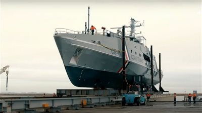 قائد سابق للبحرية الأسترالية تدعو إلى التخلي عن شراء تسع فرقاطات بريطانية