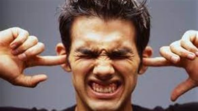 خبراء: الضوضاء المستمرة قد تؤدي إلى أضرار جسدية ونفسية خطيرة