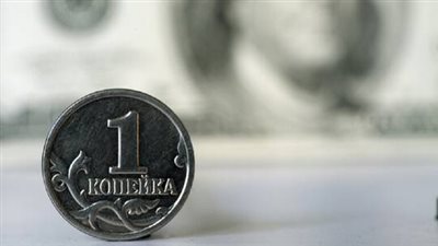 الروبل الروسي يعزز صدارته بين عملات الأسواق الناشئة