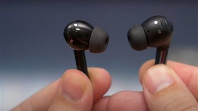 OnePlus تكشف عن تصميم وميزات سماعاتها اللاسلكية الصغيرة 