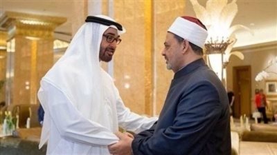 الإمام الأكبر يتبادل التهنئة مع الشيخ محمد بن زايد بمناسبة عيد الفطر