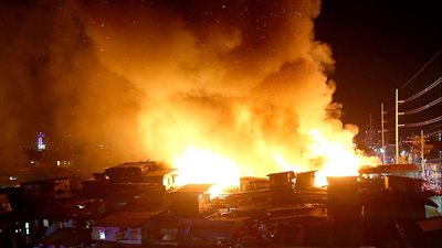 مصرع ثمانية أشخاص إثر اندلاع حريق في منطقة سكنية داخل حرم جامعة حكومية في الفلبين