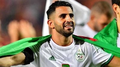 كيف عاقب تويتر محرز بعد تغريدة حول إعادة مباراة منتخب الجزائر أمام الكاميرون؟