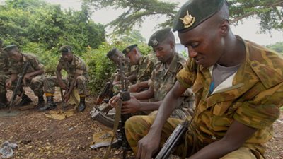 حركة الشباب الإرهابية تهاجم معسكرا لقوات الاتحاد الأفريقي وسط الصومال