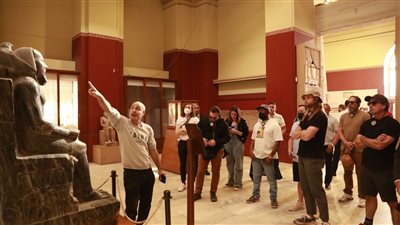 المتحف المصري يستضيف زيارة لفرقة الروك العالمية 