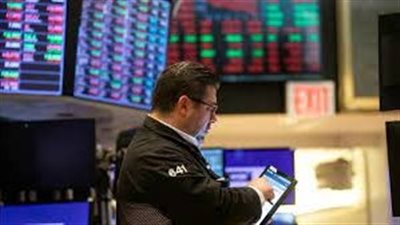 بالأرقام.. وول ستريت تغلق مرتفعة بعد جلسة متقلبة