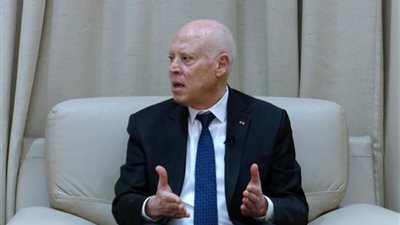 الرئيس التونسي يشدد على أهمية دور القوات المسلحة في البلاد