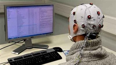  تجارب بشرية على غرسة دماغية تتيح لمرتديها التحكم في جهاز كمبيوتر باستخدام التفكير