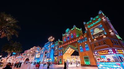 مع ختام موسمها الـ 26.. القرية العالمية تستقطب 7.8 ملايين زائر 