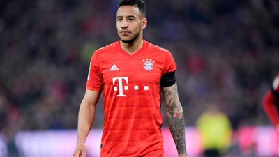 الغموض يسيطر على مستقبل لاعب الوسط الفرنسي 