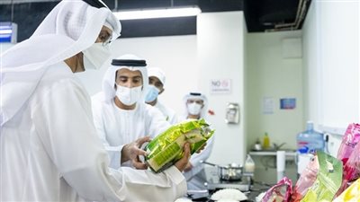 الجابر يزور مقر شركة الظاهرة القابضة في مدينة خليفة الصناعية 