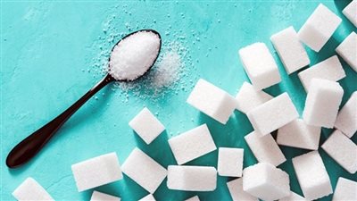  الآثار السلبية لكميات السكر الكبيرة على الجسم