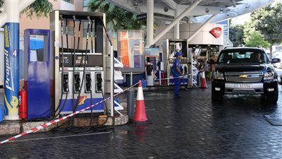  وسط أزمة اقتصادية حادة.. لبنان يسجل ارتفاعا كبيرا بأسعار المحروقات