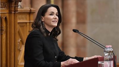 كاتالين نوفاك.. أول رئيسة للمجر تتولى مهام منصبها رسميًا