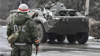 الدفاع الروسية تعلن أن قواتها أصابت أكثر من 500 موقع وتجمع للقوات المسلحة الأوكرانية