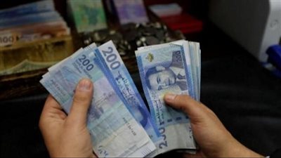انخفاض سعر الدولار في المغرب مقابل الدرهم خلال مستهل تداولات اليوم