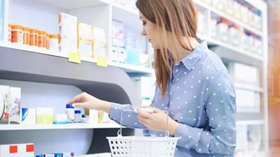 خبراء: تناول جبن الكوراك في الليل يمكن أن يؤدي إلى تورمات في الصباح