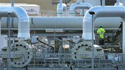  الاتحاد الأوروبي يدرس خططًا لتخفيف اللوائح البيئية للمساعدة في استبدال النفط والغاز الروسيين 