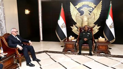 رئيس مجلس السيادة السوداني يؤكد خصوصية العلاقات مع مصر 