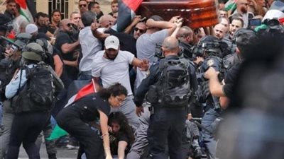 ماذا قال البيت الأبيض حول مهاجمة الشرطة الإسرائيلية لجنازة شيرين أبو عاقلة؟