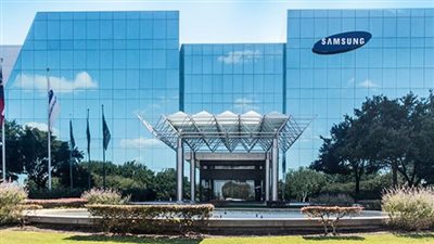 شركة الإلكترونيات الكورية الجنوبية العملاقة سامسونج تجري محادثات مع عملائها (الأسباب) 