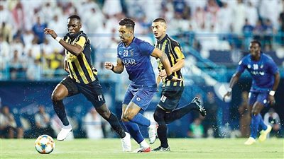 رابطة الدوري السعودي للمحترفين يحدد موعدا جديدا لمباراة الهلال والاتحاد المرتقبة