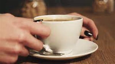 علماء: فنجان قهوة الصباح الذي تتناوله قد يعرضك لخطر الإصابة بنوبة قلبية