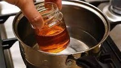 تحذير من تخزين العسل في العبوات المعدنية