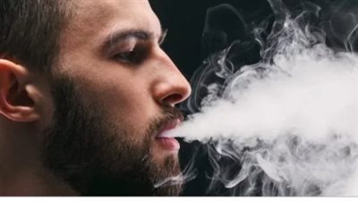 احذر.. دخان السجائر الإلكترونية يحتوي على مواد سامة ومسرطنة ومواد ضارة 