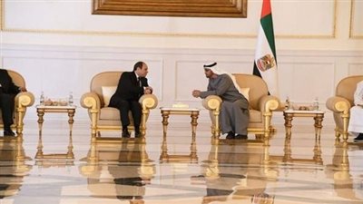 بالصور.. الرئيس السيسي يقدم واجب العزاء في وفاة الشيخ خليفة بن زايد رئيس دولة الإمارات