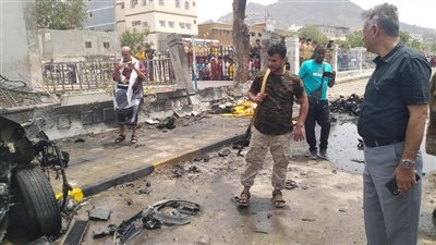 اليمن.. انفجار يهز الشارع الرئيسي في مديرية المعلا بالعاصمة المؤقتة عدن (صور)