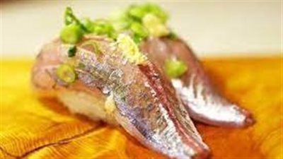  تناول الأسماك الدهنية المليئة بالأوميغا 3 يمكن أن يساعد في في منع ظهور حب الشباب