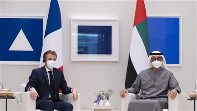 كيف تناول الإعلام الفرنسي زيارة ماكرون إلى الإمارات؟