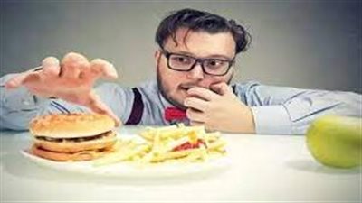 خبير تغذية: لا داعي للتقيد المفاجئ في التغذية بل من الأفضل تعلم 