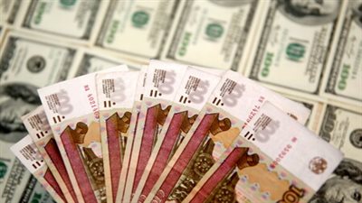 الروبل إلى أعلى مستوى أمام الدولار واليورو في 5 أعوام